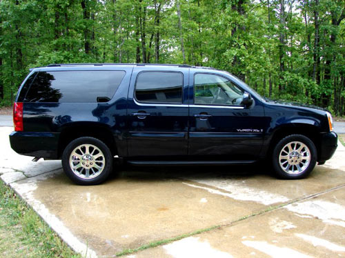  GMC Yukon XL 1 