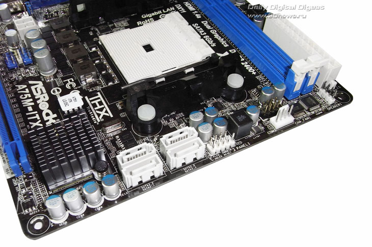  ASRock A75M-ITX угол 