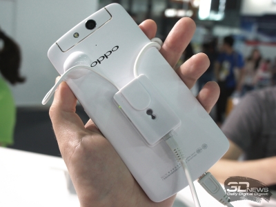  Oppo N1 mini: back 