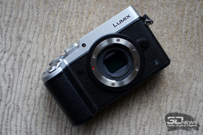  Panasonic Lumix GX8, фронтальная панель 