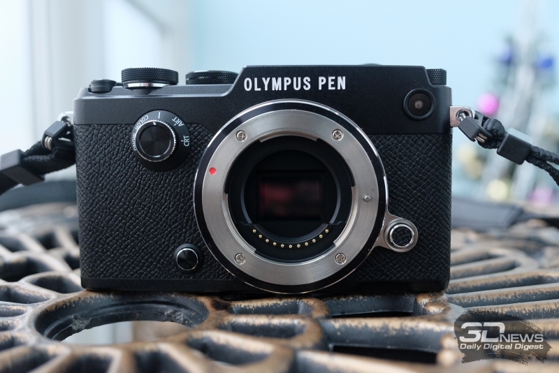  Olympus PEN-F, фронтальная панель 